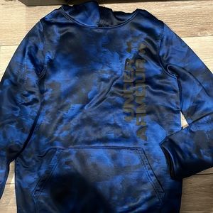 Boys under armour sweatshirt